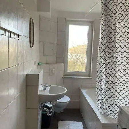 Monteurwohnung Mit 5 Einzelbetten In Apartment Bitterfeld-Wolfen